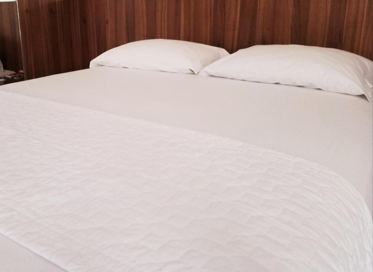 Luv Motel Joinville Eksteriør bilde